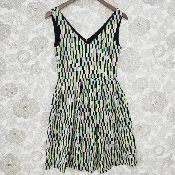 Calvin Klein Scuba V neck Mini Tank Dress Fit & Flare Pattern Size 4 - Picture 1 of 8